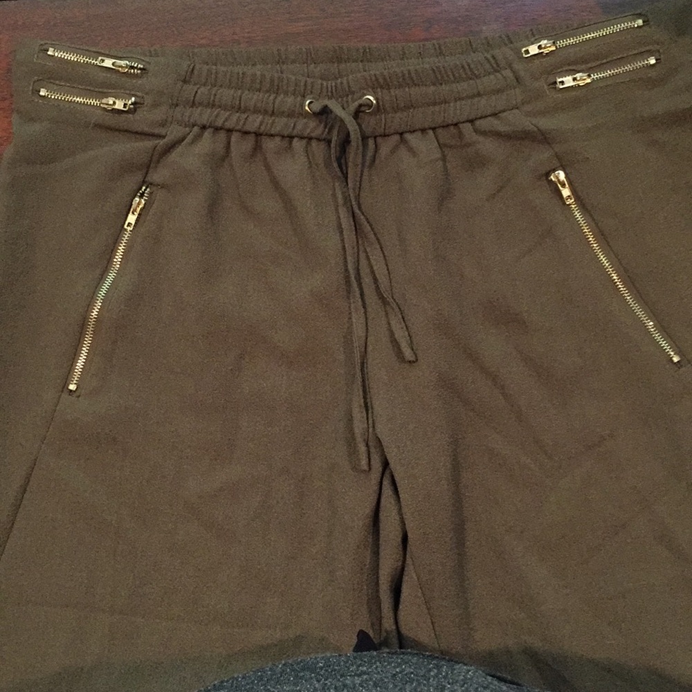 Cool girl joggers